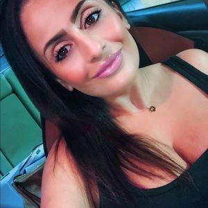 Meet your Posher, Nadia